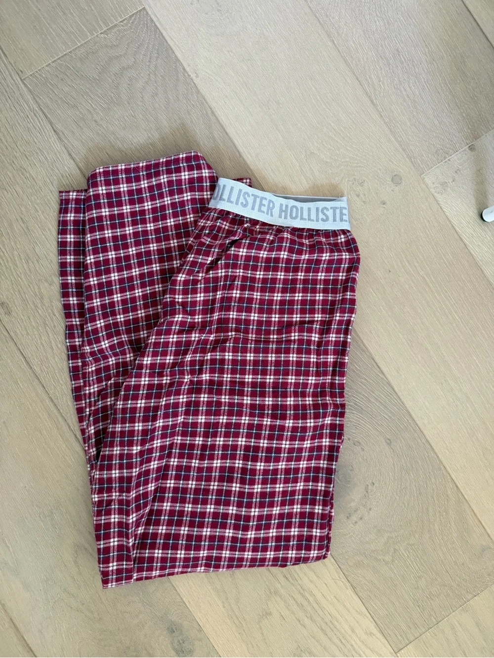 Hollister Red Waistband Plaid Pants